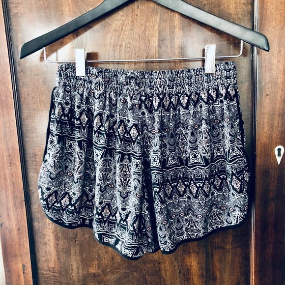 Groovy print shorts - Picture 3 of 4